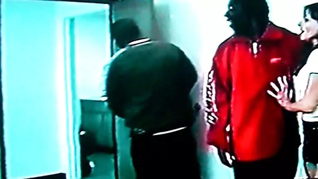 سكس بدون تسجيل امرأة ناضجة يظهر كساس عربى